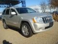 Front 3/4 View of 2010 Grand Cherokee Limited