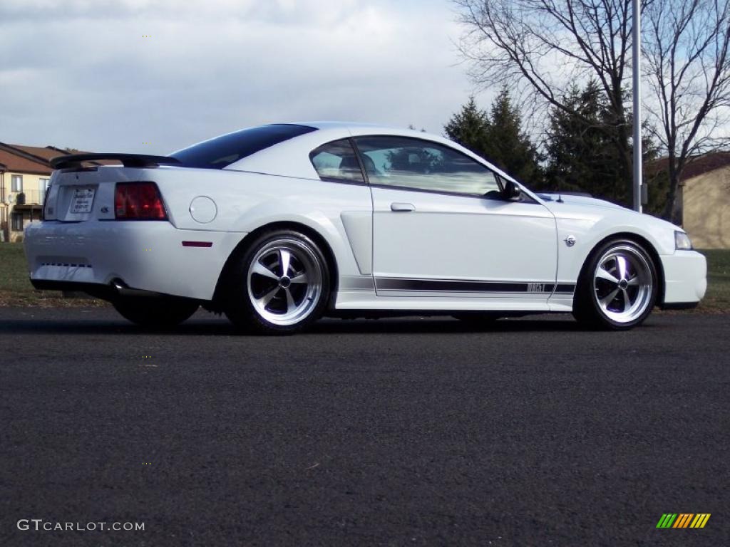 2004 Mustang Mach 1 Coupe - Oxford White / Dark Charcoal photo #5