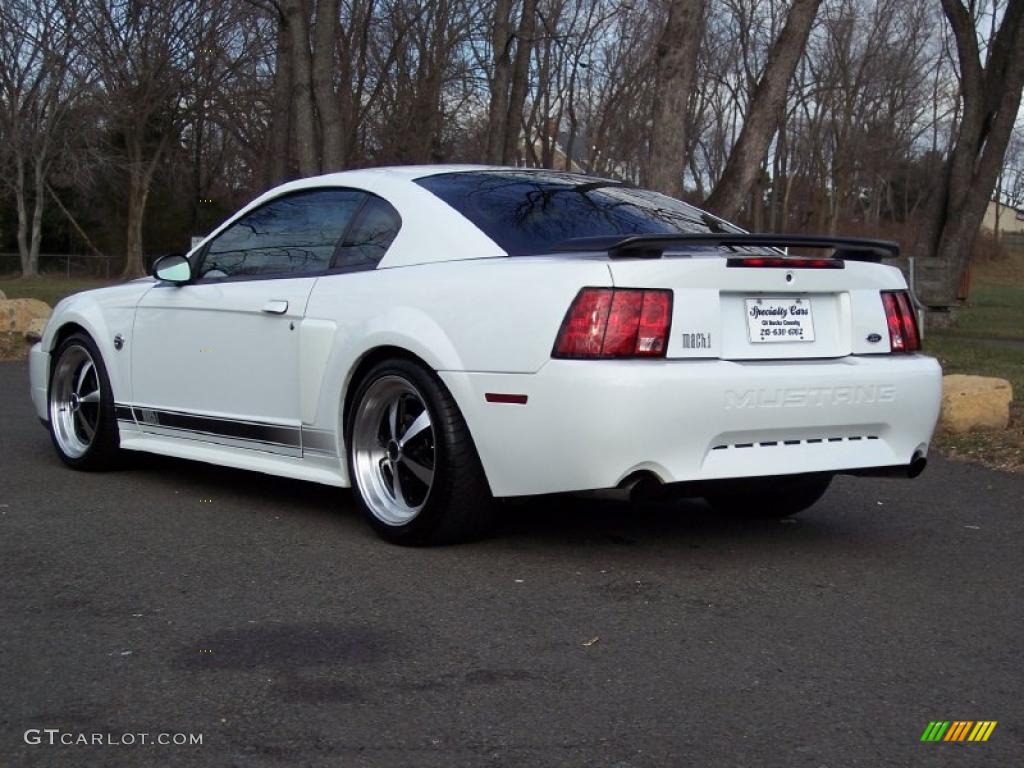 2004 Mustang Mach 1 Coupe - Oxford White / Dark Charcoal photo #15