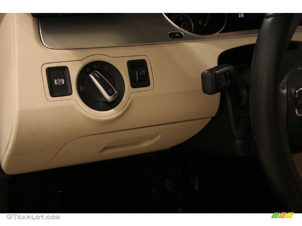 2009 CC Luxury - White Gold Metallic / Cornsilk Beige Two-Tone photo #8