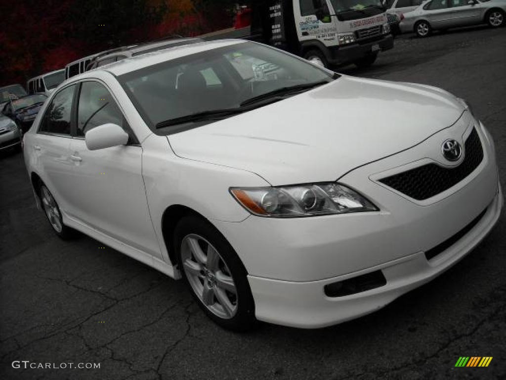 2008 Camry SE - Super White / Dark Charcoal photo #3