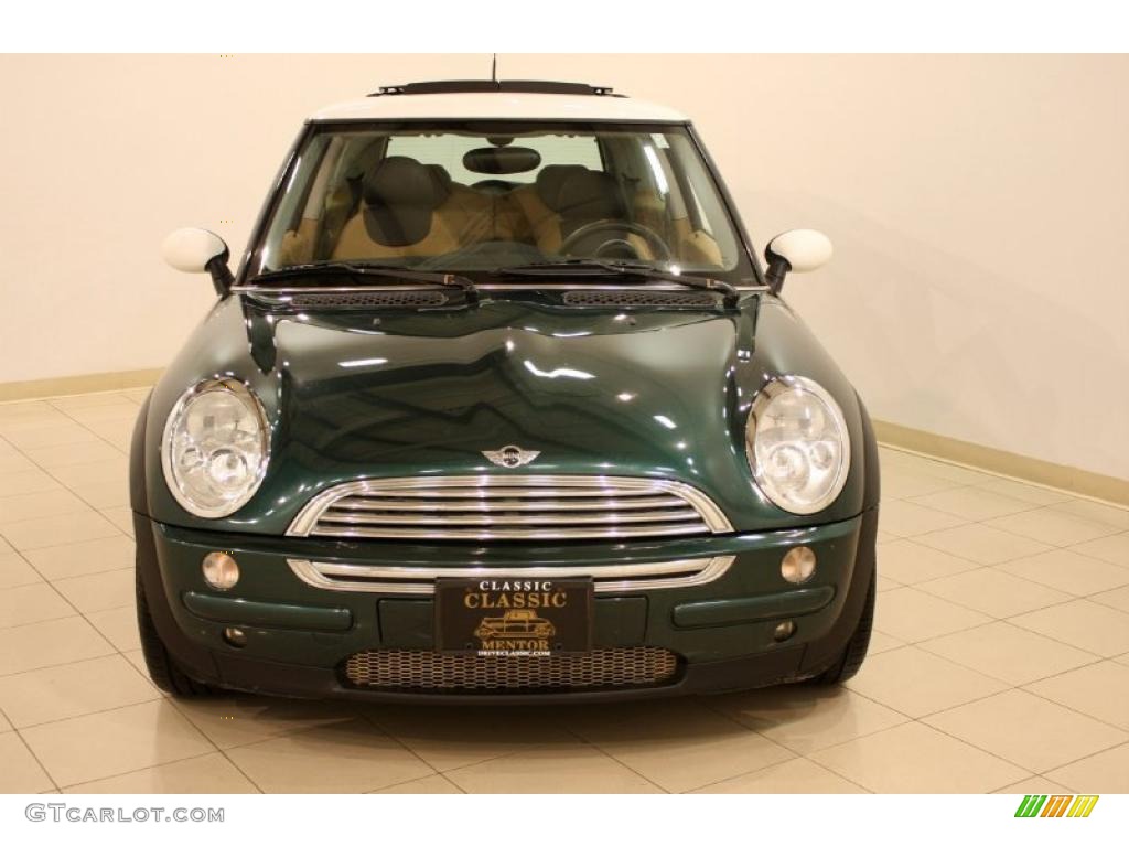 2002 Cooper Hardtop - British Racing Green Metallic / Cordoba Beige photo #2
