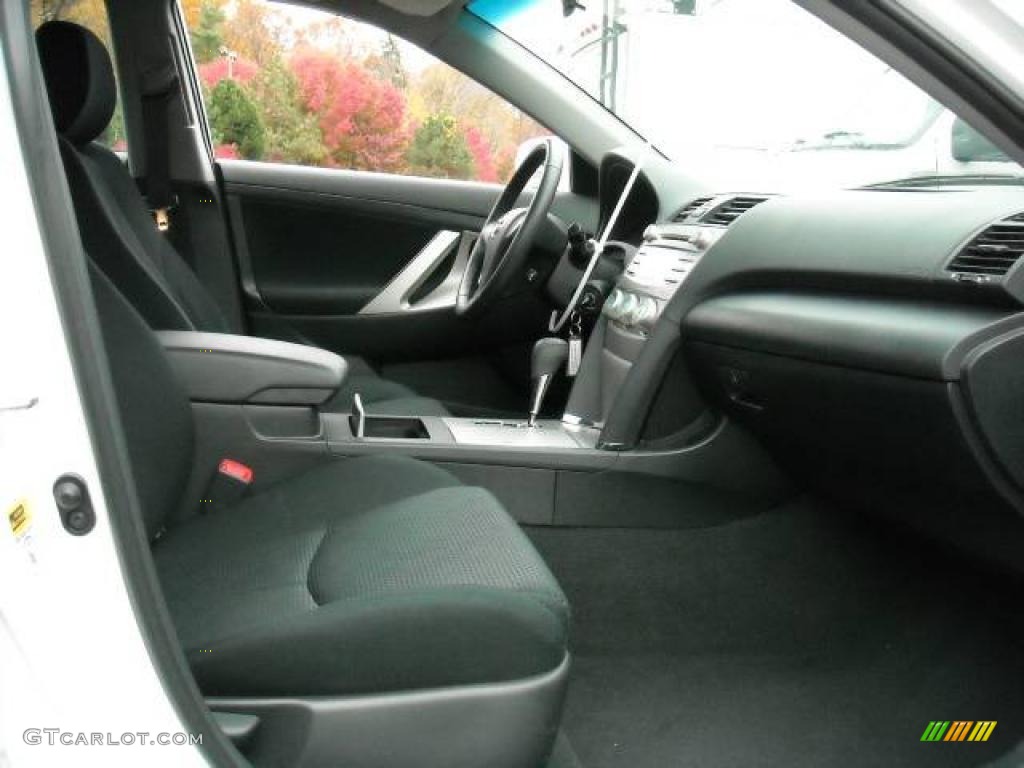 2008 Camry SE - Super White / Dark Charcoal photo #9