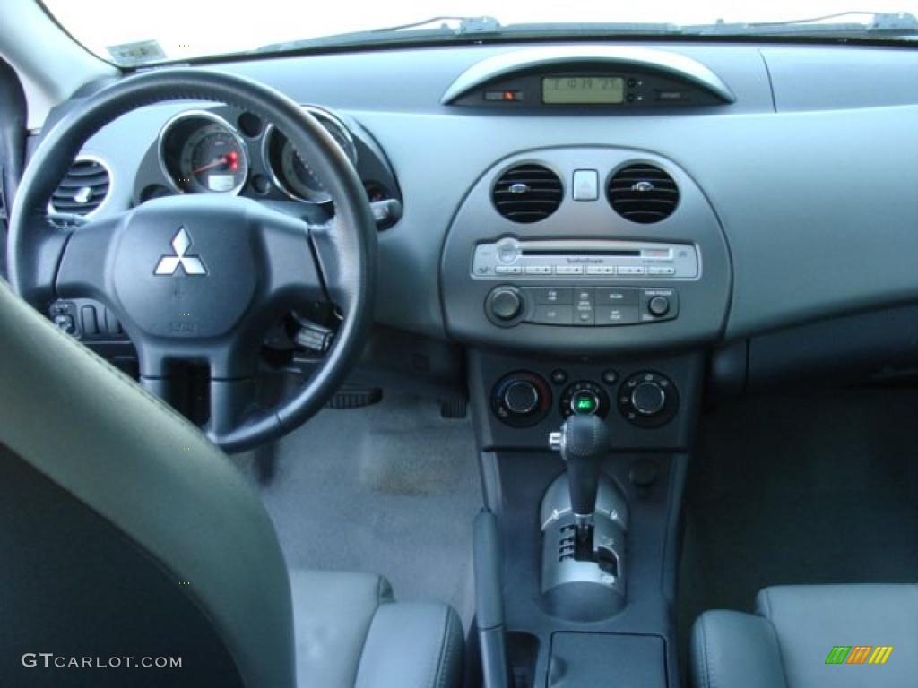 2007 Mitsubishi Eclipse SE Coupe Medium Gray Dashboard Photo #41630309