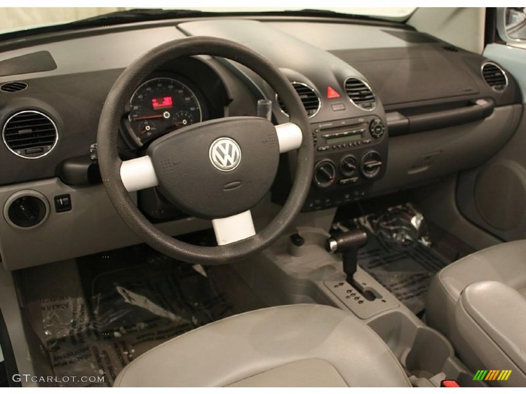 2006 Volkswagen New Beetle 2.5 Convertible Grey Dashboard Photo #41634619