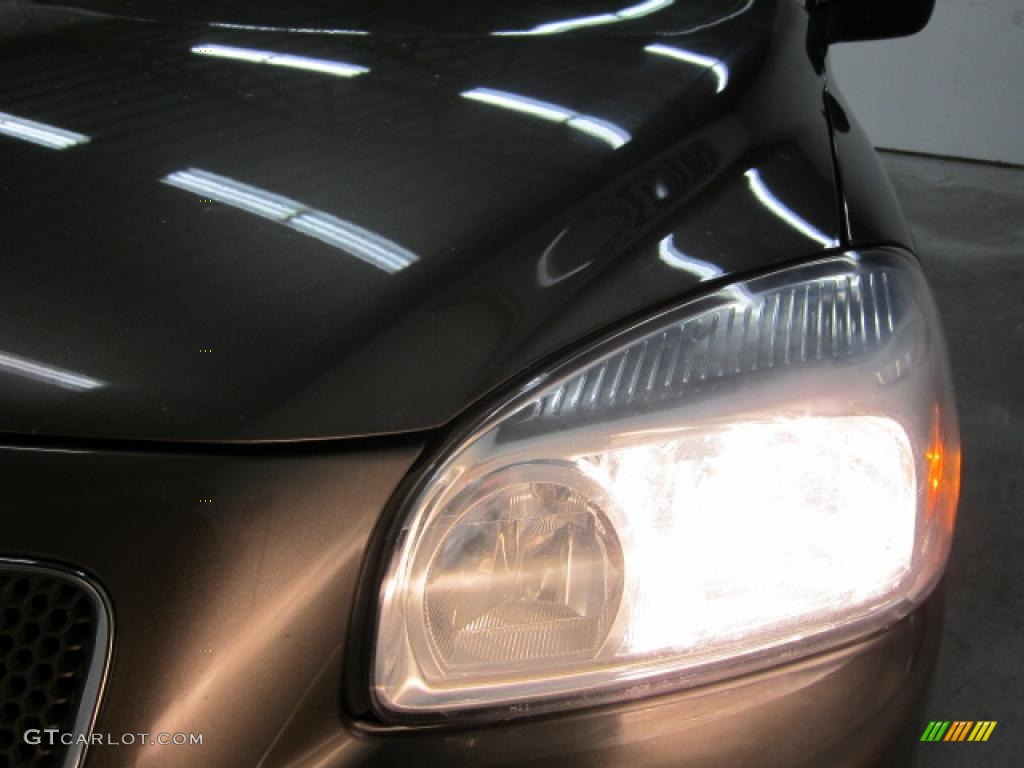 2005 Montana SV6 FWD - Dark Bronzemist Metallic / Cashmere photo #7