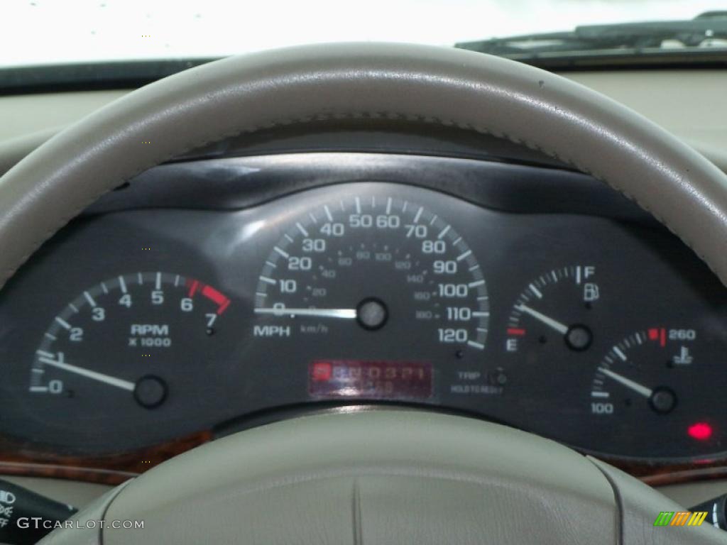 2000 Chevrolet Malibu LS Sedan Gauges Photos