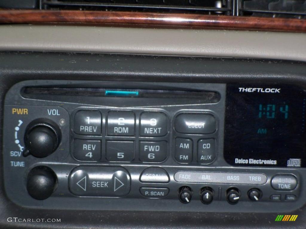 2000 Chevrolet Malibu LS Sedan Controls Photo #41637451