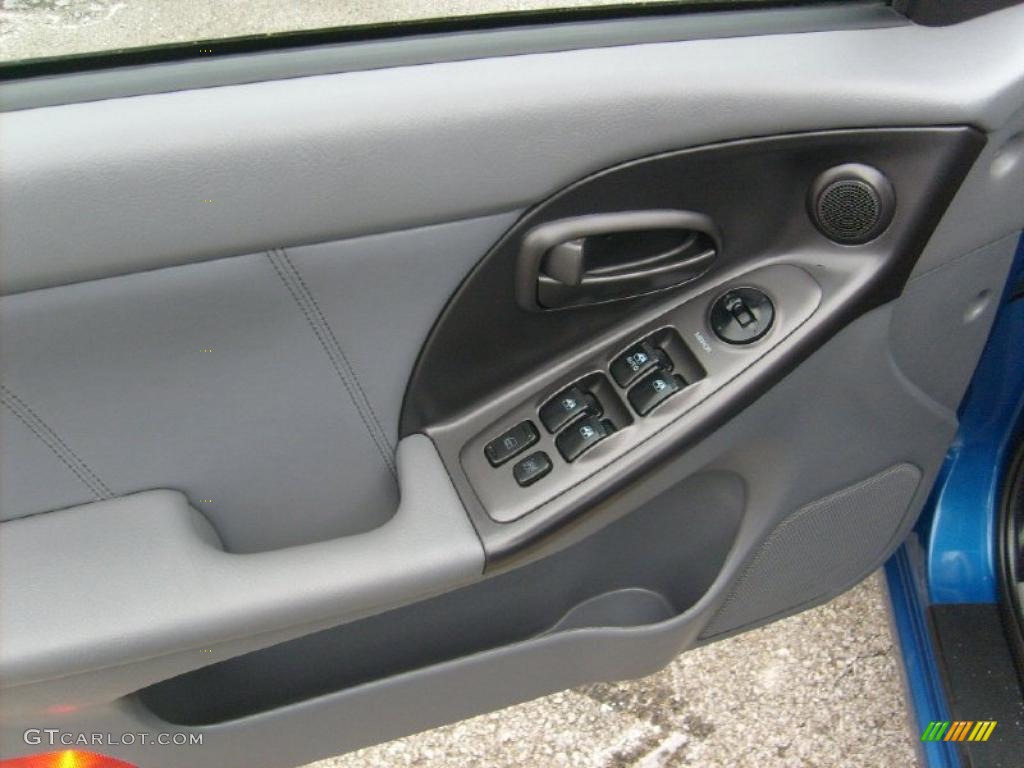 2005 Hyundai Elantra GT Hatchback Gray Door Panel Photo #41637543