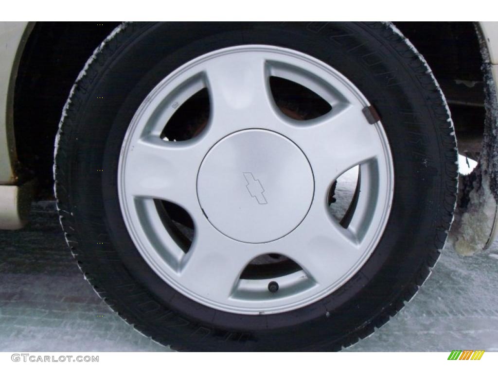 2000 Chevrolet Malibu LS Sedan Wheel Photo #41637567