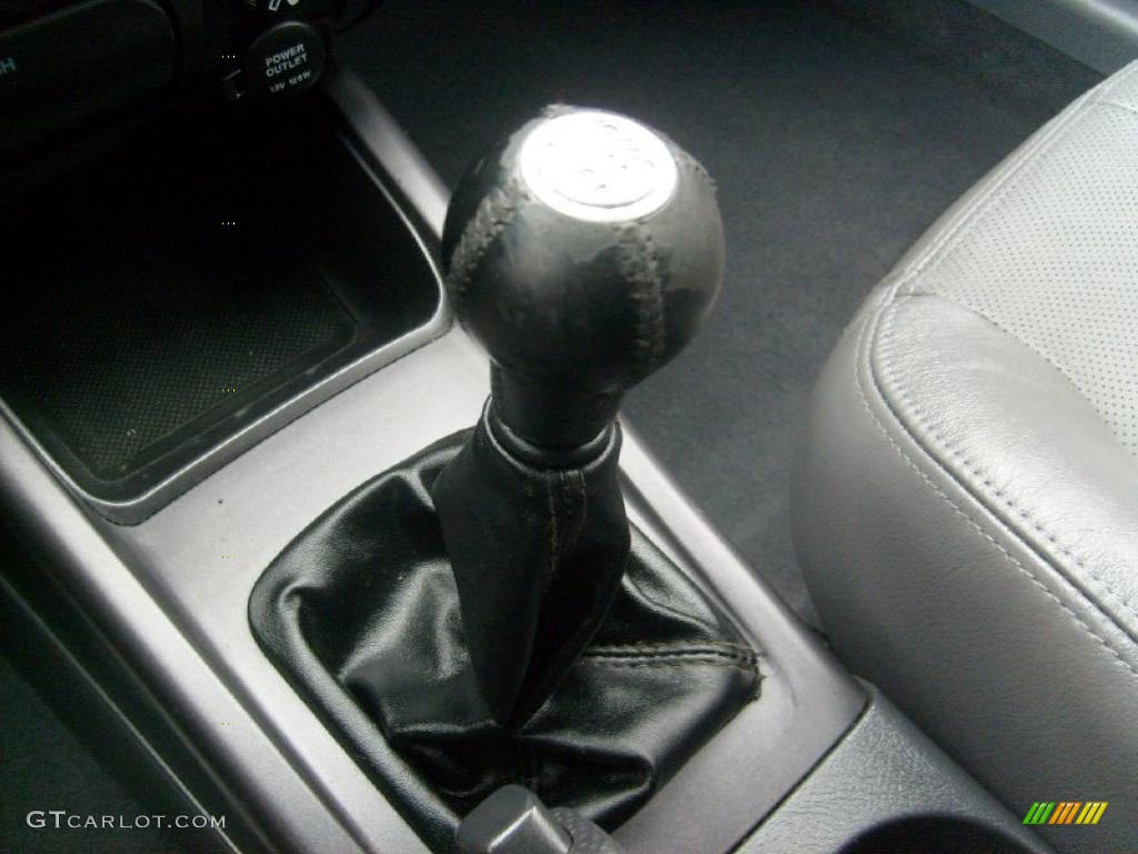 2005 Hyundai Elantra GT Hatchback Transmission Photos