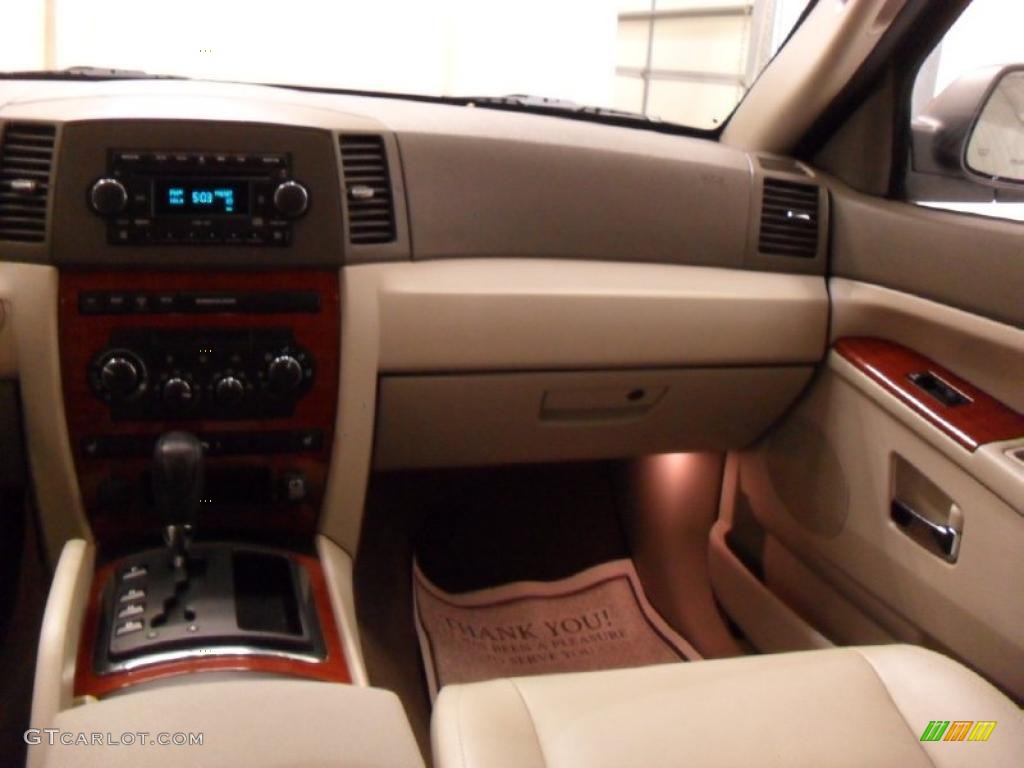 2005 Grand Cherokee Limited - Stone White / Medium Slate Gray photo #19