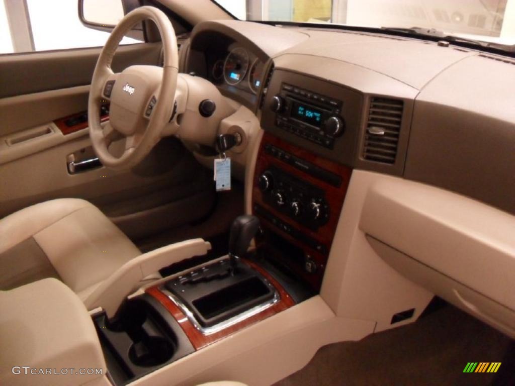 2005 Grand Cherokee Limited - Stone White / Medium Slate Gray photo #24
