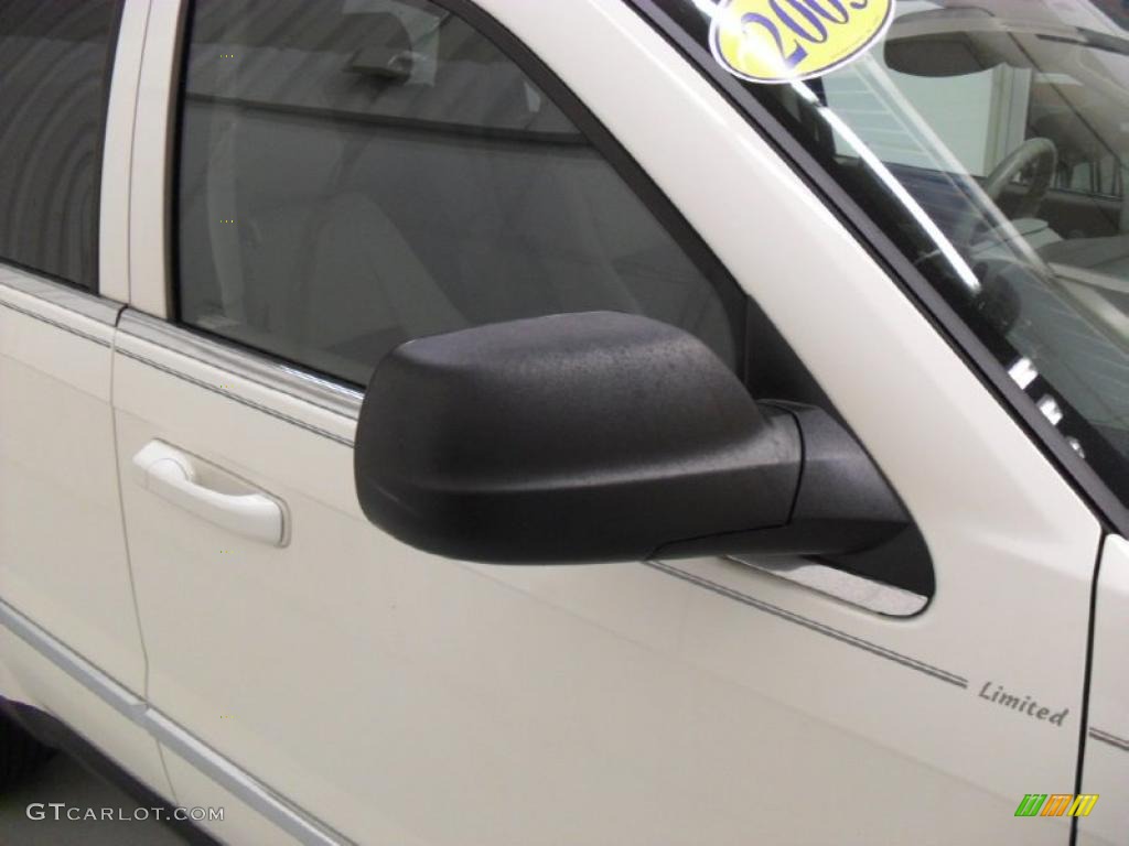 2005 Grand Cherokee Limited - Stone White / Medium Slate Gray photo #26