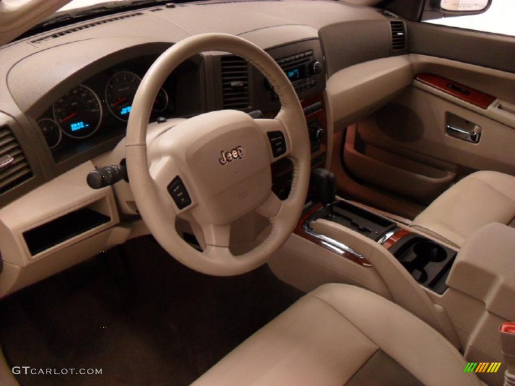 2005 Grand Cherokee Limited - Stone White / Medium Slate Gray photo #29