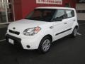 2011 Clear White Kia Soul 1.6  photo #1