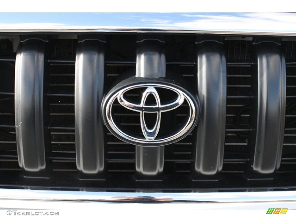 2002 Tacoma V6 TRD Double Cab 4x4 - Super White / Charcoal photo #30