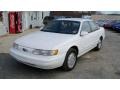 1995 Performance White Ford Taurus GL Sedan  photo #3