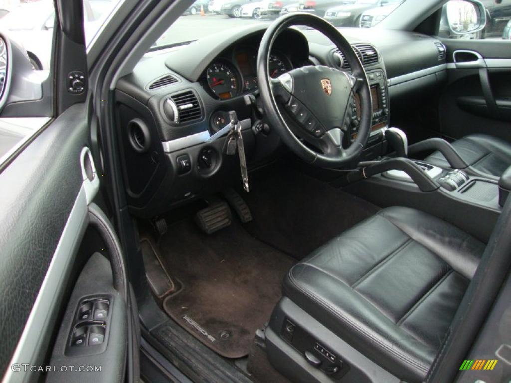 Black Interior 2004 Porsche Cayenne Tiptronic Photo