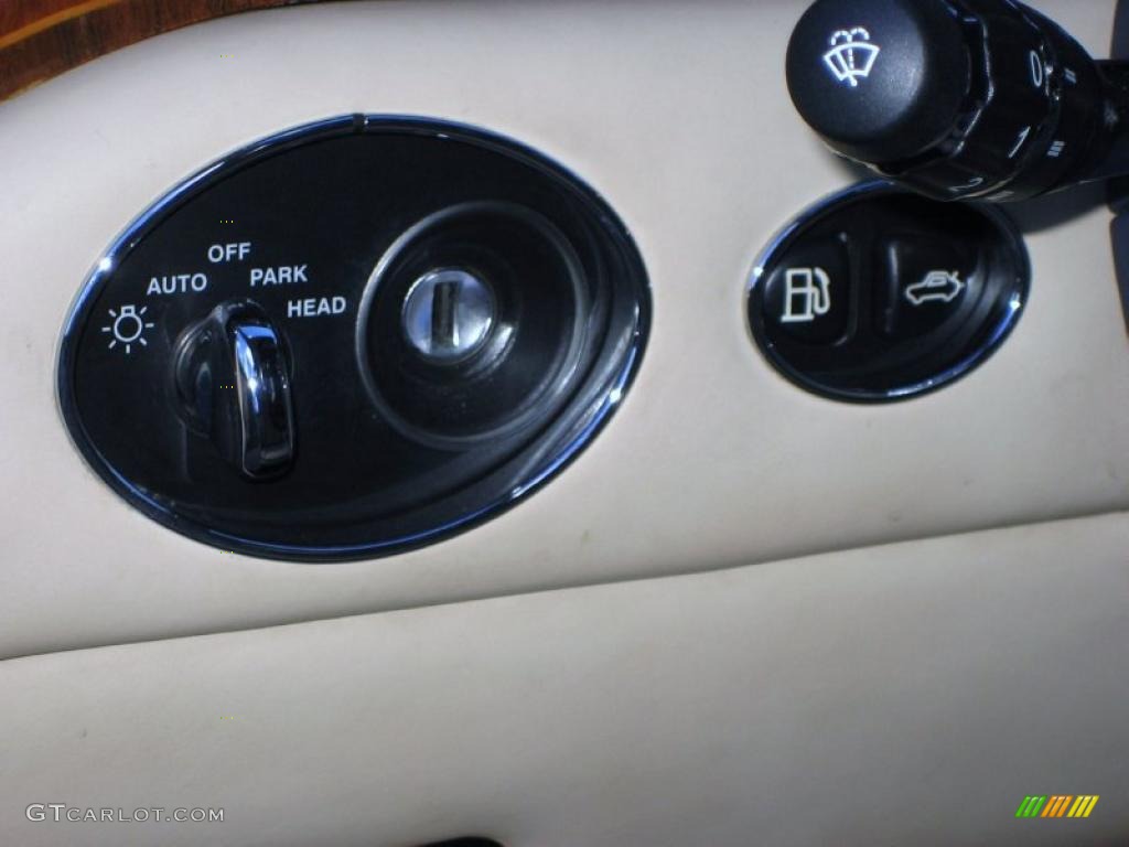 1999 Rolls-Royce Silver Seraph Standard Silver Seraph Model Controls Photo #41653303