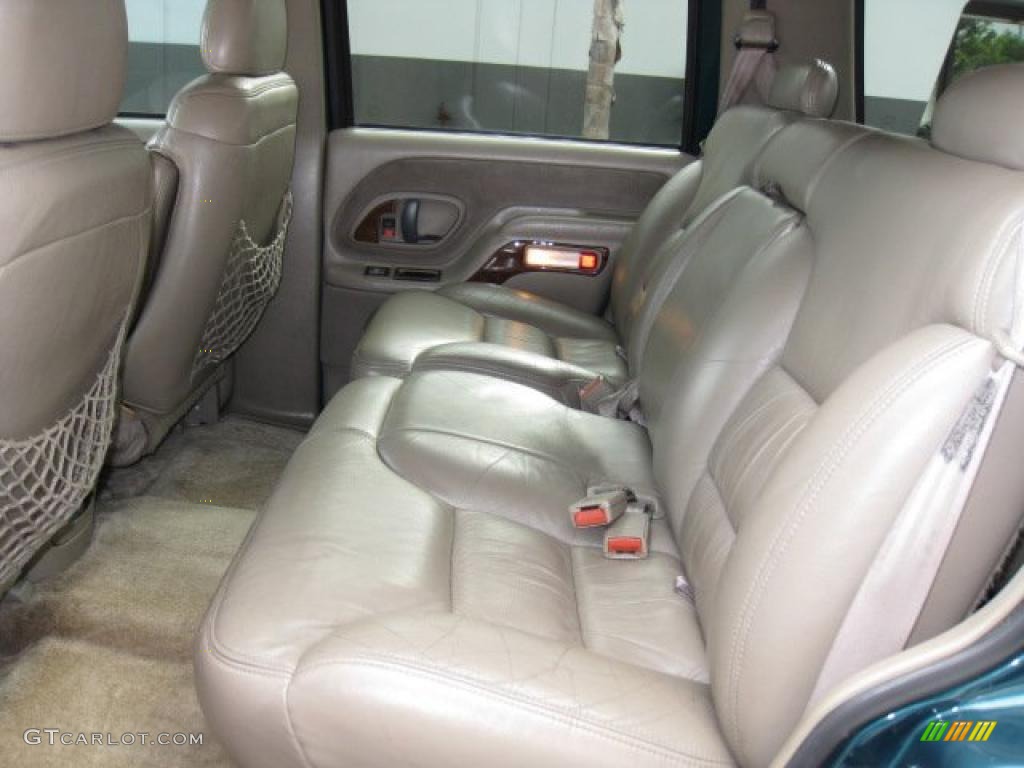 Neutral Interior 1996 GMC Yukon SLT 4x4 Photo #41655067