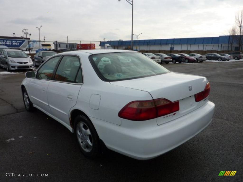 1998 Accord EX Sedan - Taffeta White / Ivory photo #2