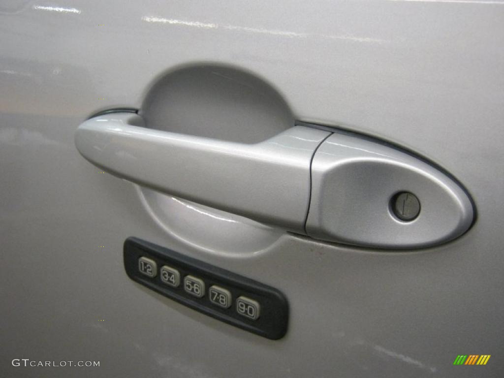 2008 Mariner V6 Premier 4WD - Silver Metallic / Black photo #23