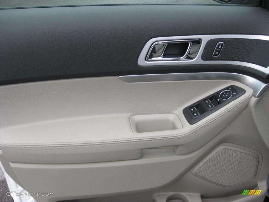 2011 Explorer XLT 4WD - White Platinum Tri-Coat / Medium Light Stone photo #16