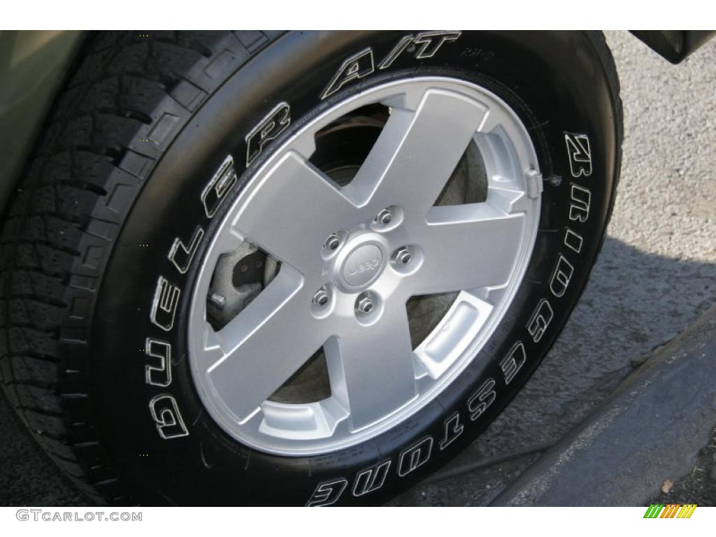 2007 Wrangler Unlimited Sahara - Jeep Green Metallic / Dark Slate Gray/Medium Slate Gray photo #17