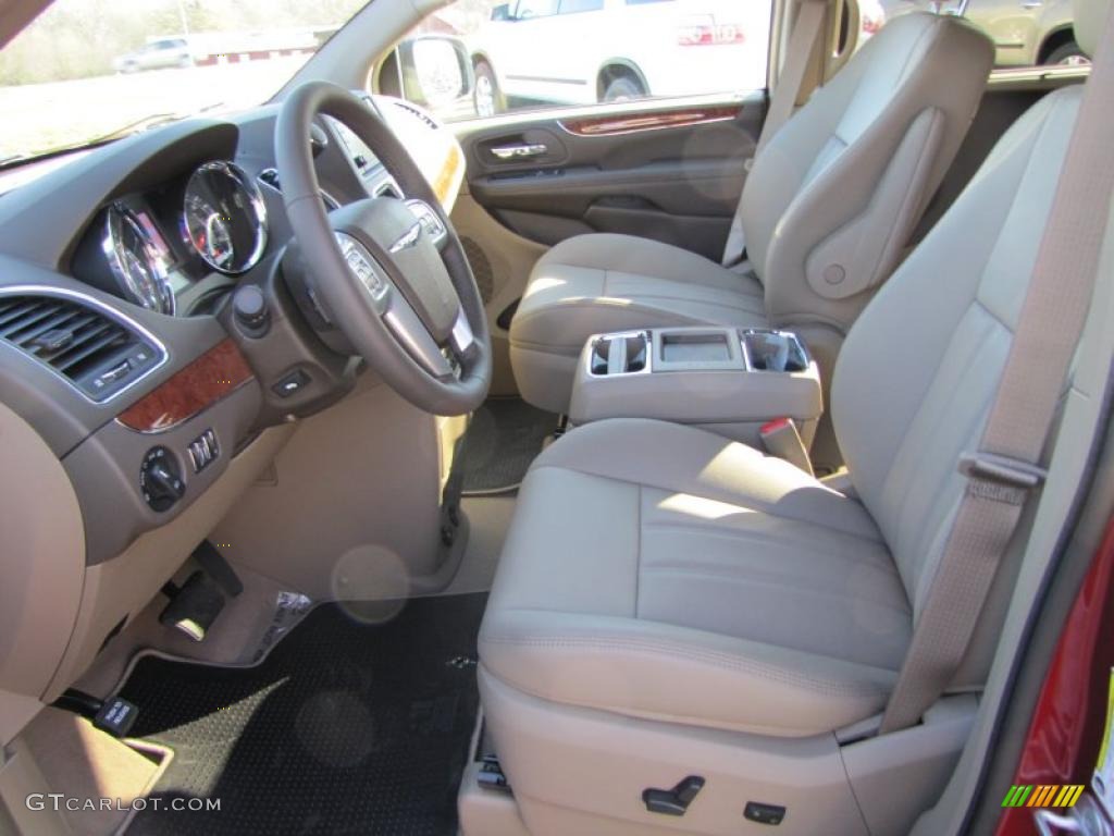 Dark Frost Beige/Medium Frost Beige Interior 2011 Chrysler Town & Country Touring - L Photo #41665820