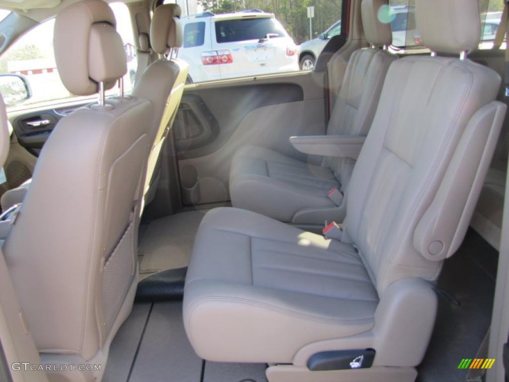 Dark Frost Beige/Medium Frost Beige Interior 2011 Chrysler Town & Country Touring - L Photo #41665836