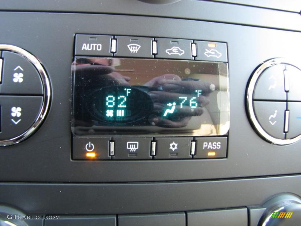 2011 GMC Sierra 1500 SLT Crew Cab Controls Photo #41667824