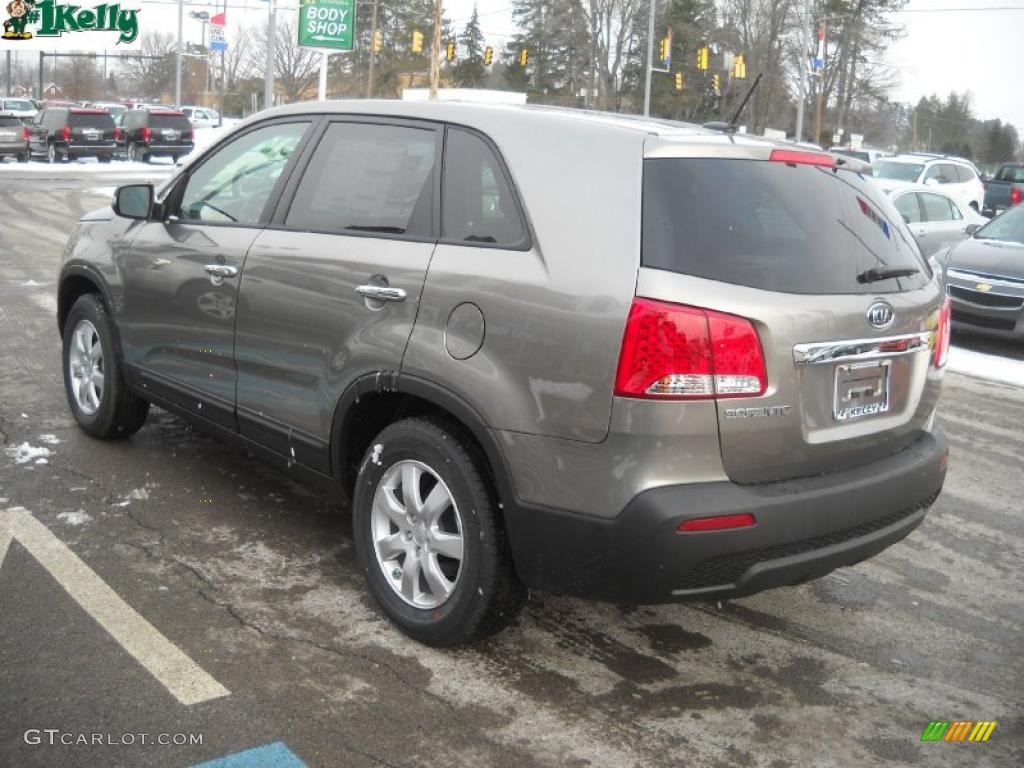 2011 Sorento LX - Titanium Silver / Black photo #4