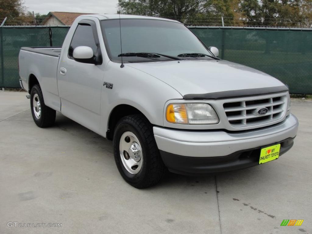 2002 F150 XL Regular Cab - Silver Metallic / Medium Graphite photo #1