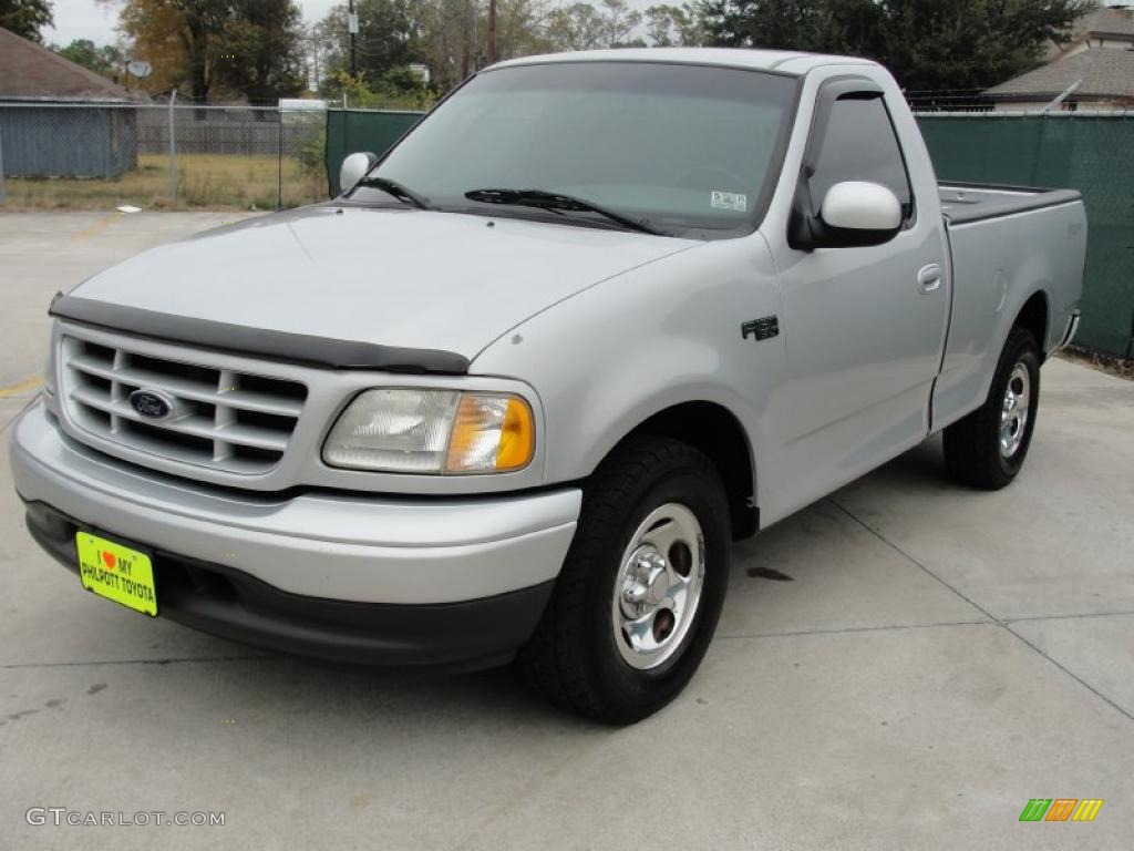 2002 F150 XL Regular Cab - Silver Metallic / Medium Graphite photo #7