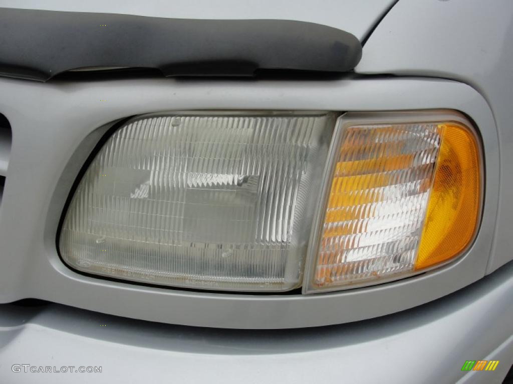 2002 F150 XL Regular Cab - Silver Metallic / Medium Graphite photo #10