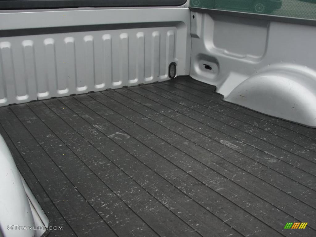 2002 F150 XL Regular Cab - Silver Metallic / Medium Graphite photo #21