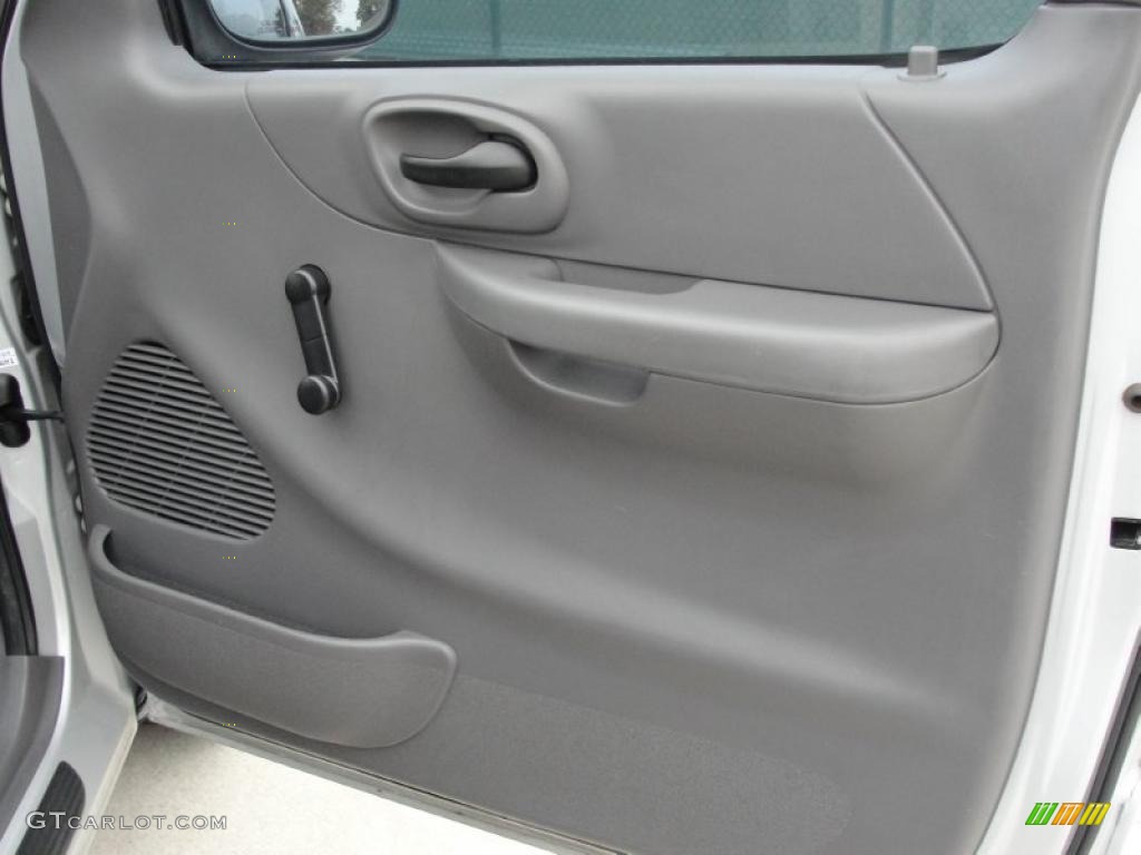 2002 F150 XL Regular Cab - Silver Metallic / Medium Graphite photo #23