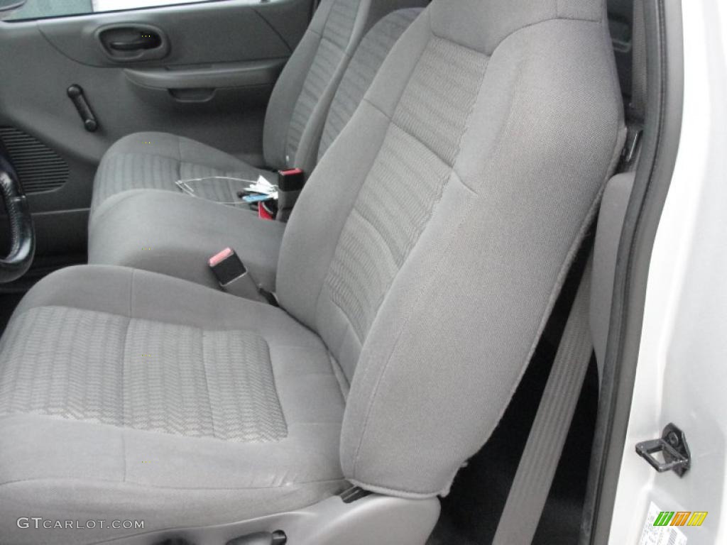Medium Graphite Interior 2002 Ford F150 XL Regular Cab Photo #41678573