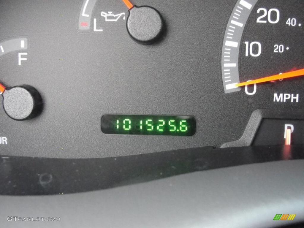 2002 F150 XL Regular Cab - Silver Metallic / Medium Graphite photo #34