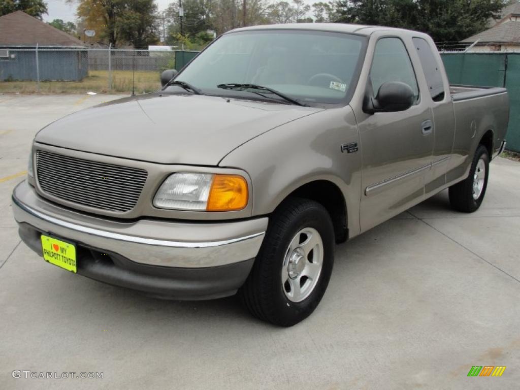 2004 F150 XLT Heritage SuperCab - Arizona Beige Metallic / Heritage Medium Parchment photo #7