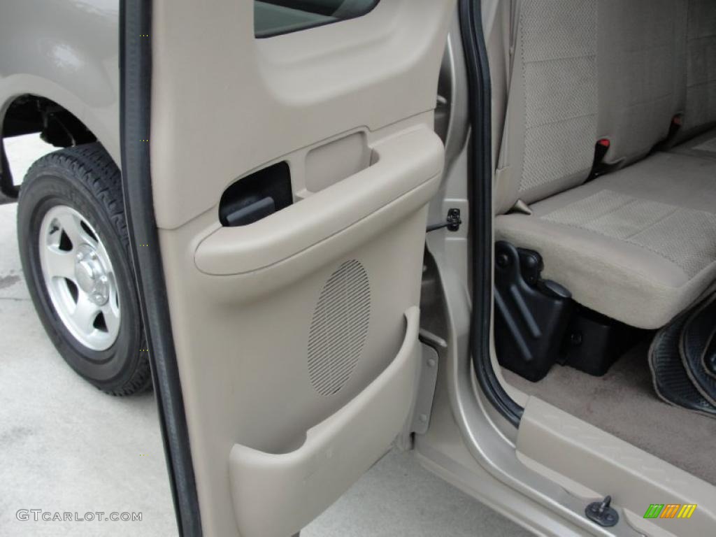 Heritage Medium Parchment Interior 2004 Ford F150 XLT Heritage SuperCab Photo #41680049