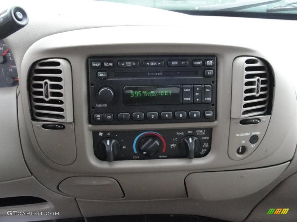 2004 Ford F150 XLT Heritage SuperCab Controls Photo #41680133