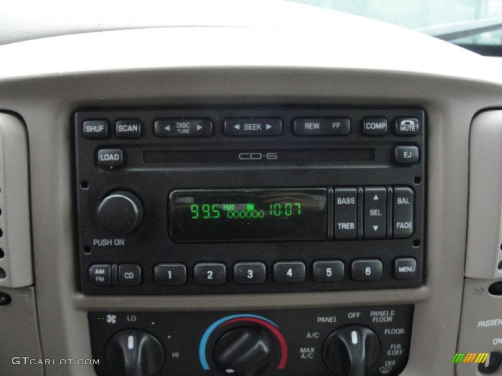 2004 Ford F150 XLT Heritage SuperCab Controls Photo #41680145