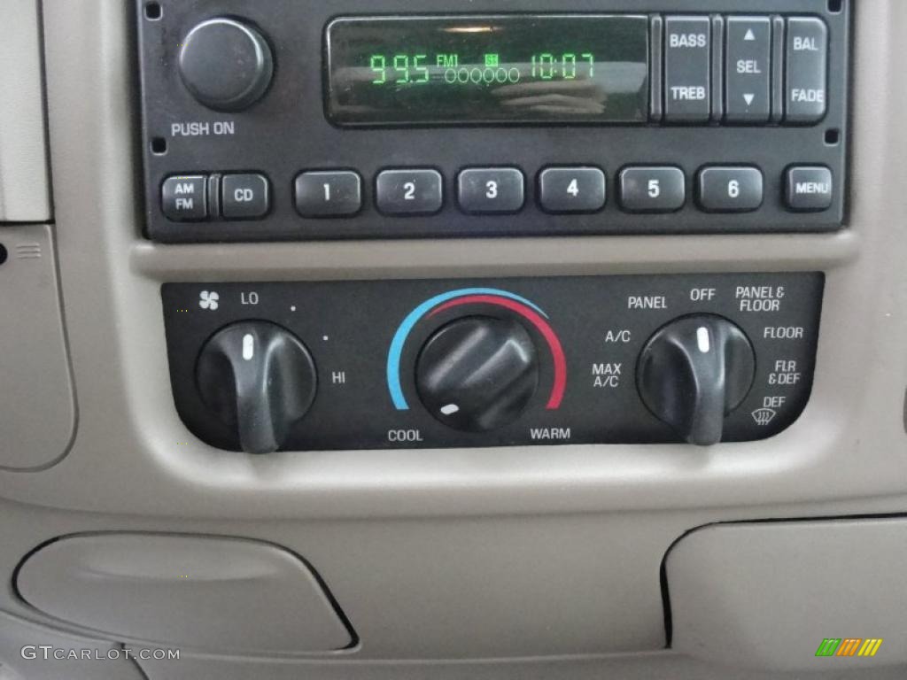 2004 Ford F150 XLT Heritage SuperCab Controls Photo #41680153