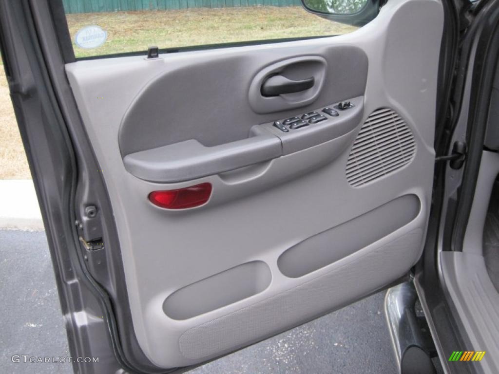 2003 Ford F150 XLT SuperCrew Medium Graphite Grey Door Panel Photo #41680297