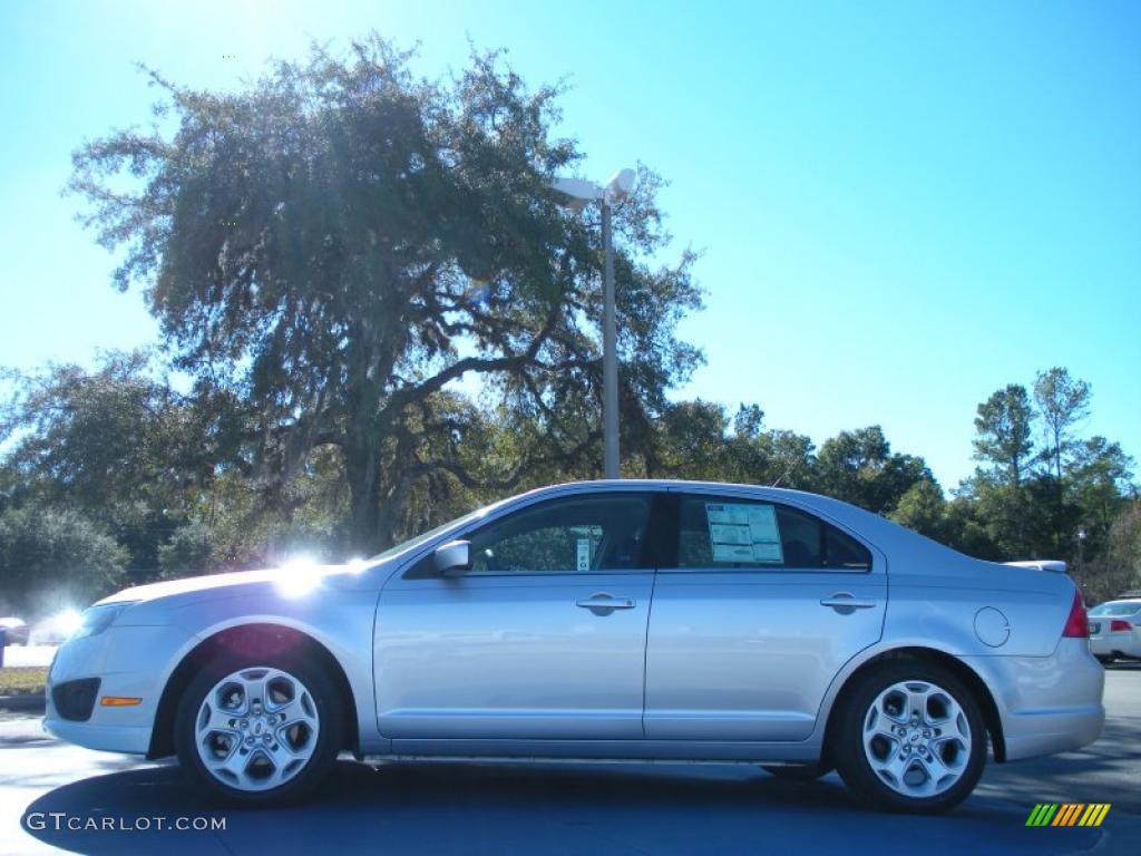 2011 Fusion SE - Ingot Silver Metallic / Charcoal Black photo #2