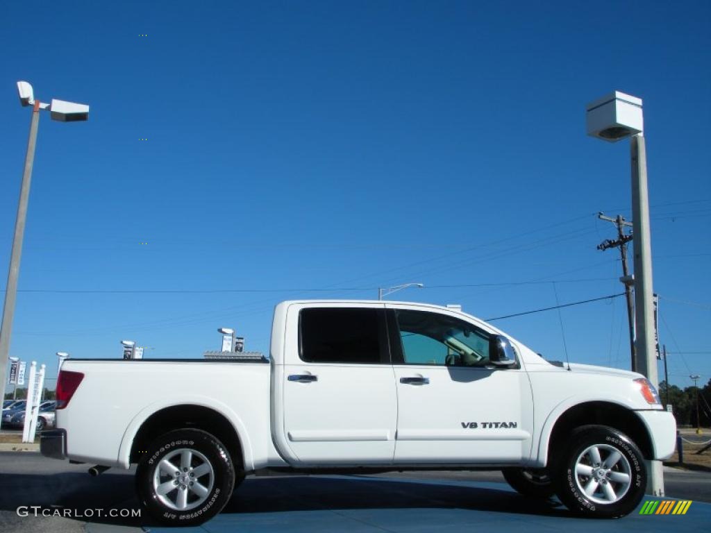 2008 Titan LE Crew Cab 4x4 - Blizzard White / Almond photo #6