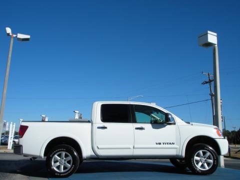 2008 Nissan Titan LE Crew Cab 4x4 Data, Info and Specs