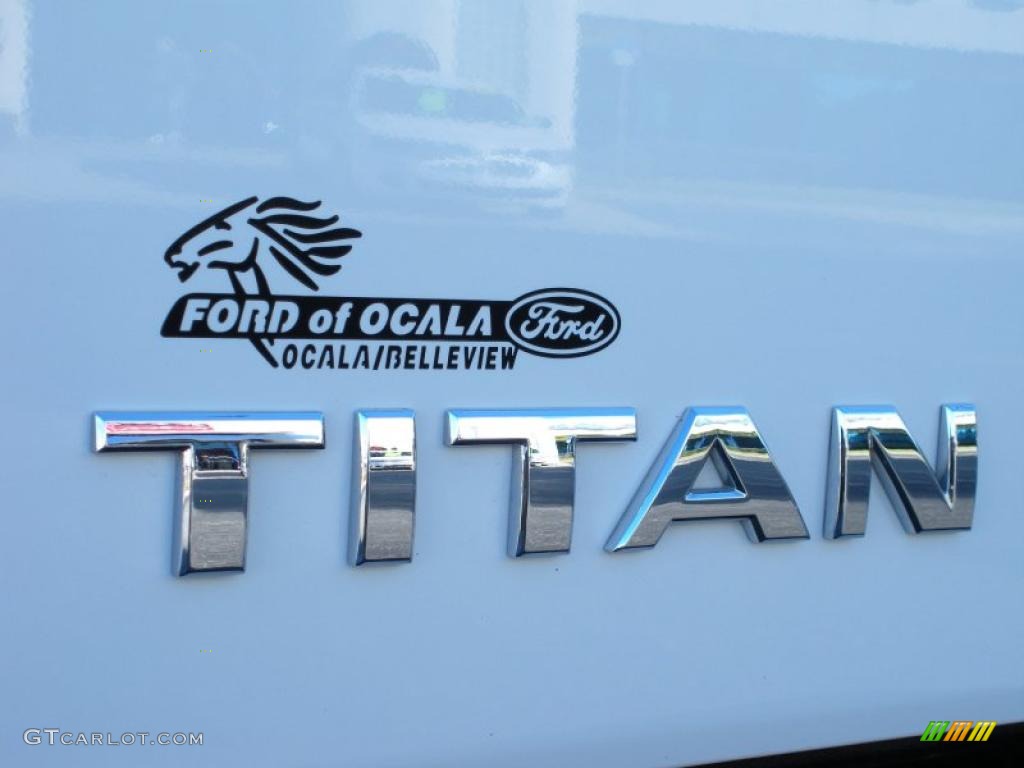 2008 Titan LE Crew Cab 4x4 - Blizzard White / Almond photo #9